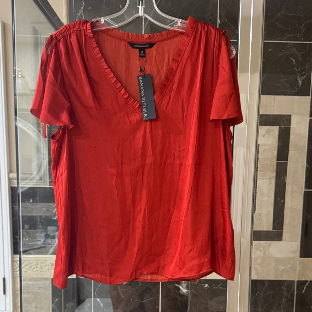 Banana Republic Red V-Neck Short Sleeve Blouse